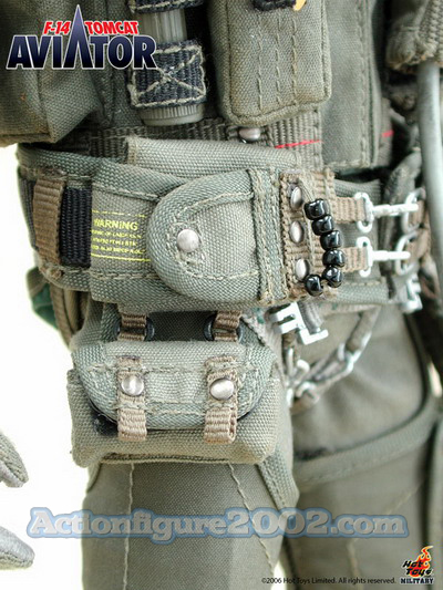 Hot_Toys_F_14_TOMCAT_AVIATOR_10.jpg