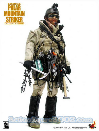 Hot_Toys_POLARMOUNTAINSTRIKER_Desert_03.jpg