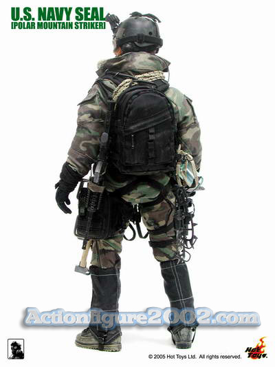 Hot_Toys_POLARMOUNTAINSTRIKER_Woodland_02.jpg