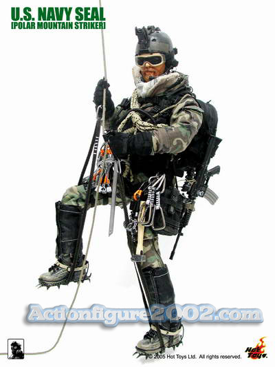 Hot_Toys_POLARMOUNTAINSTRIKER_Woodland_06.jpg