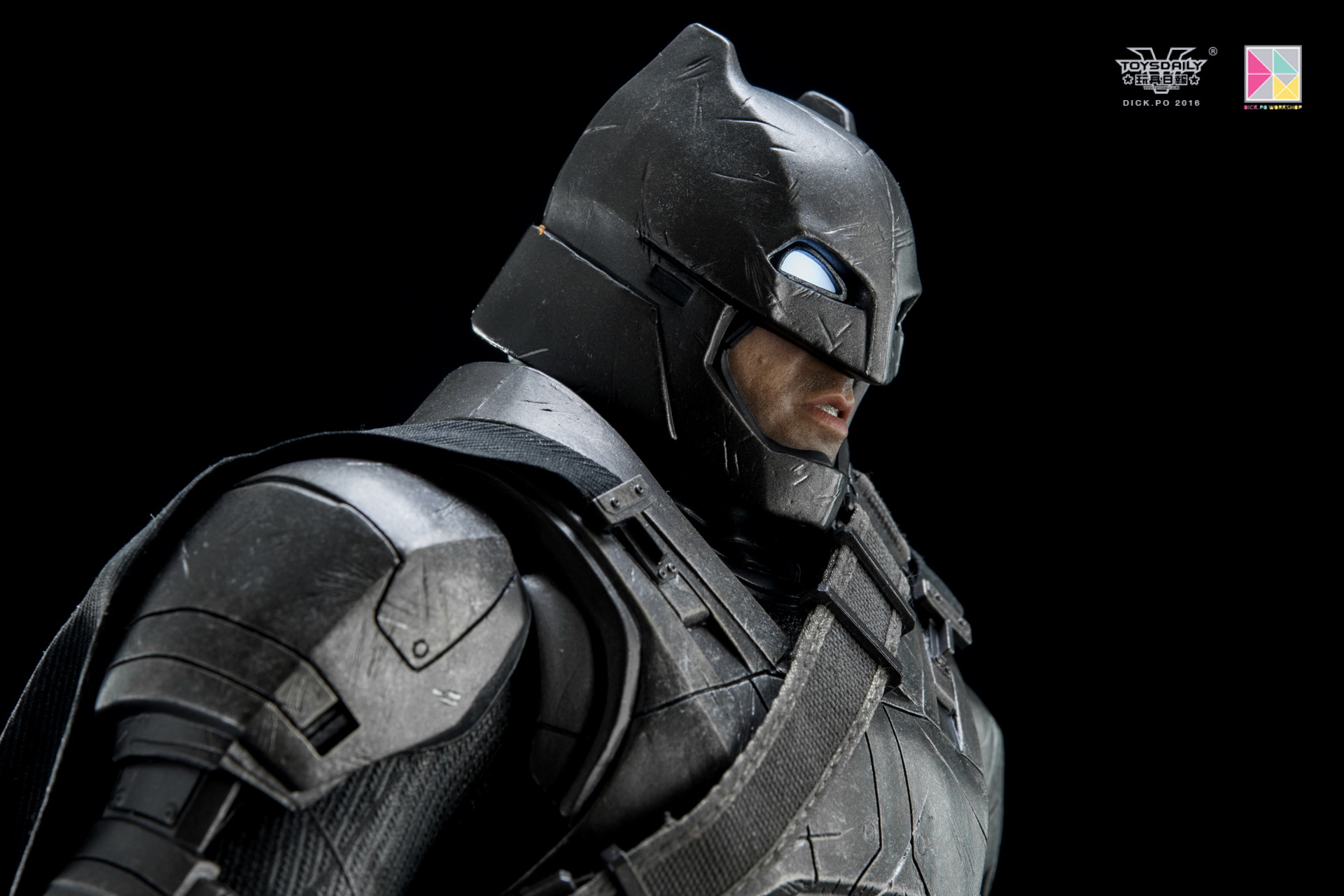 toysdaily_dick.po_armoredbatman-10.jpg