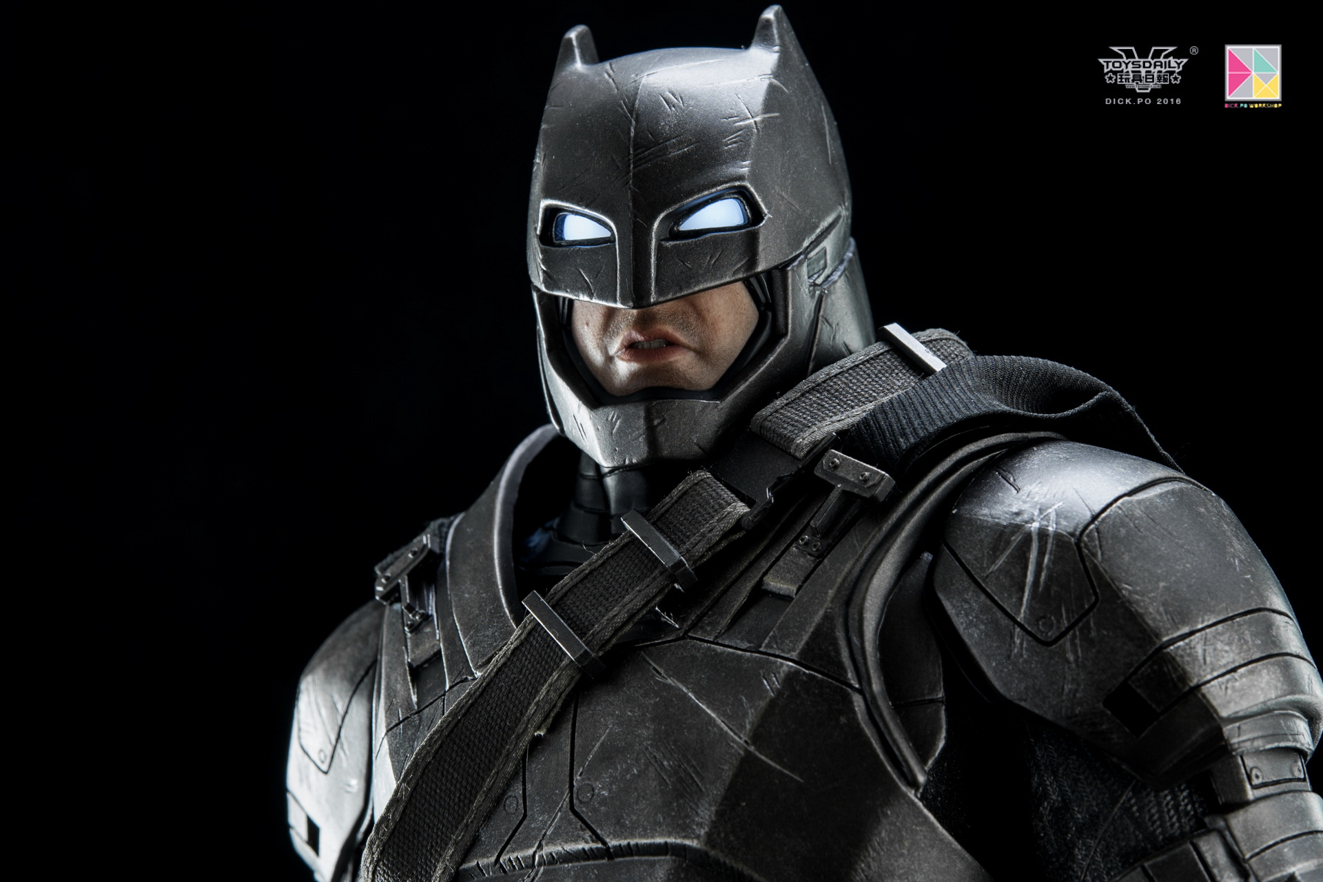 toysdaily_dick.po_armoredbatman-11.jpg