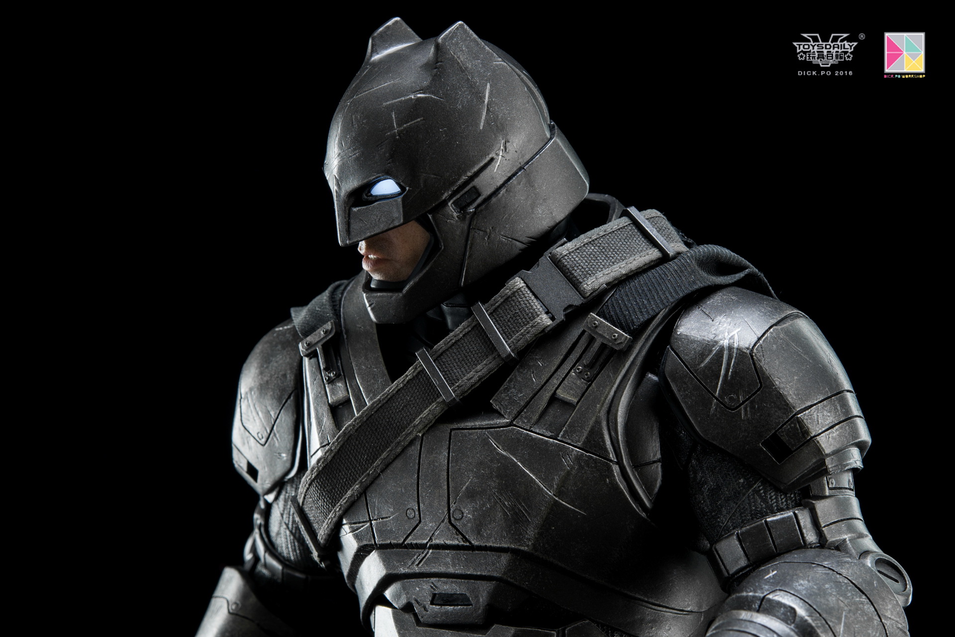 toysdaily_dick.po_armoredbatman-15.jpg