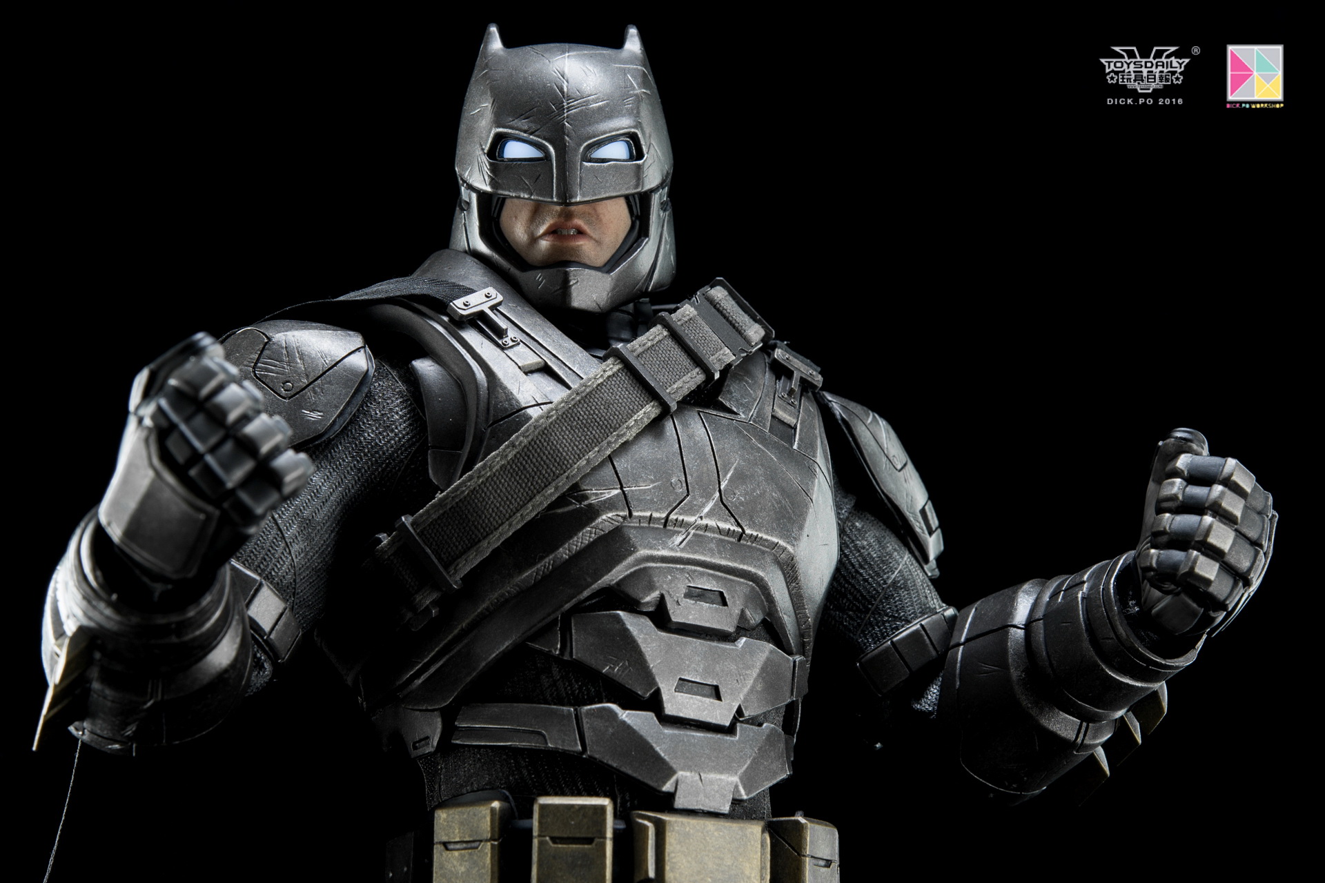 toysdaily_dick.po_armoredbatman-25.jpg