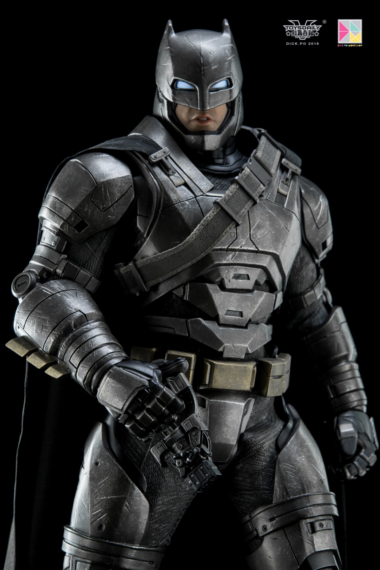 toysdaily_dick.po_armoredbatman-35.jpg