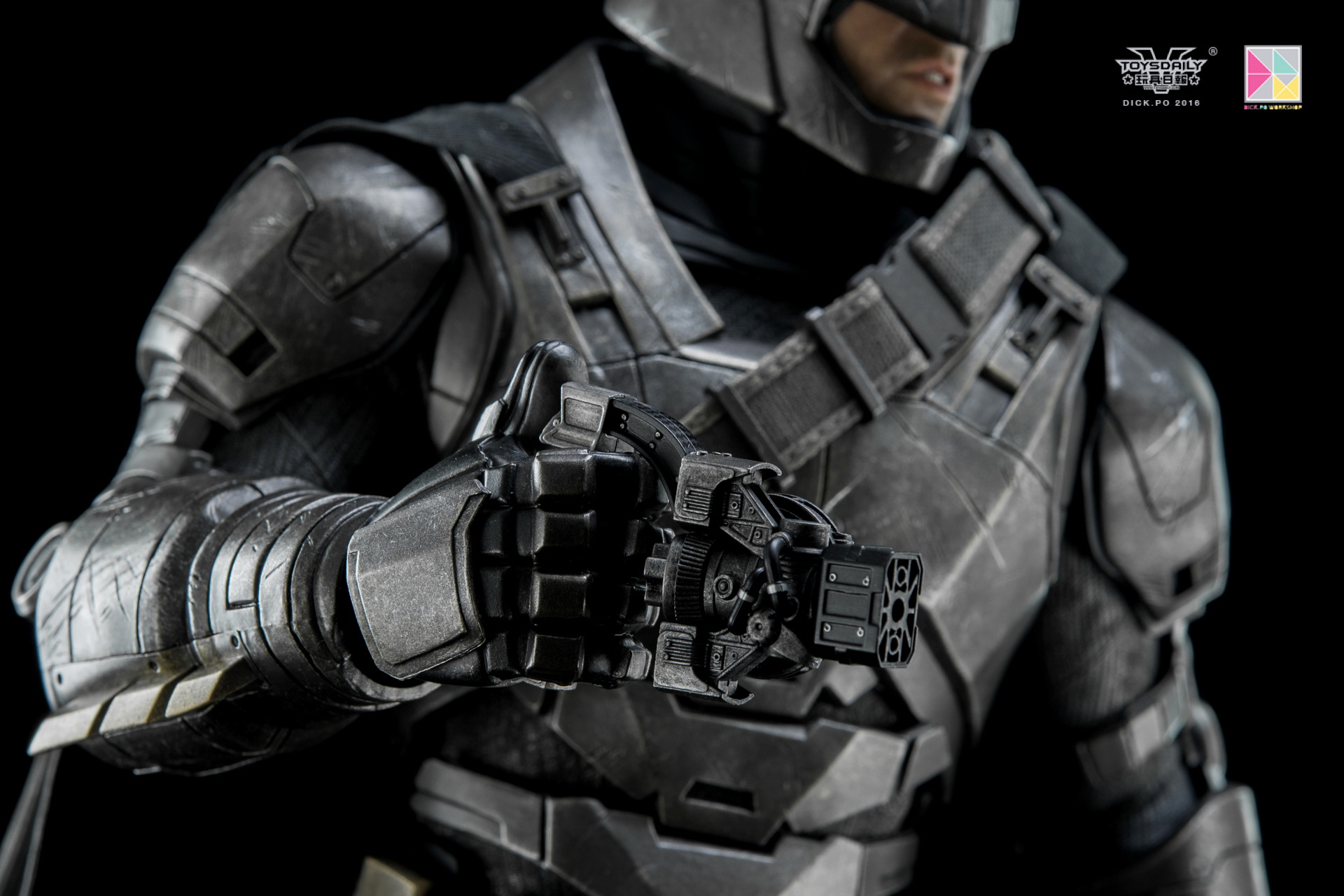 toysdaily_dick.po_armoredbatman-36.jpg