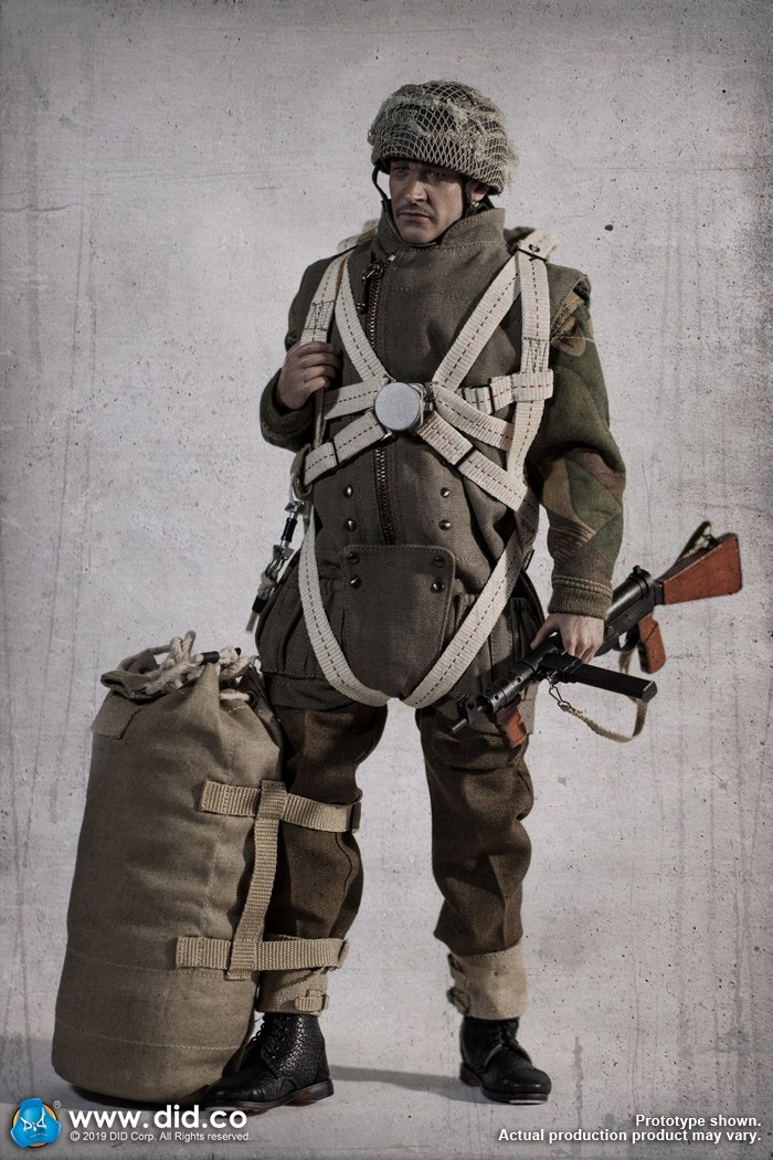 DID K80135 WWII British Airborne Red Devil Commander Roy 16.jpg
