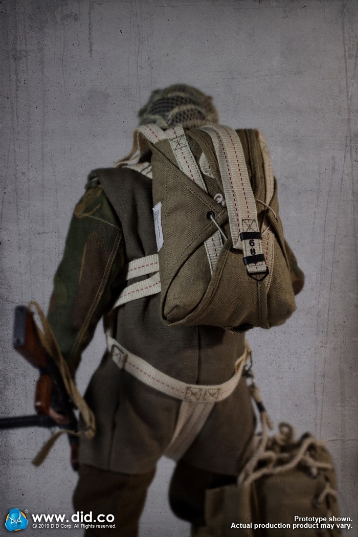 DID K80135 WWII British Airborne Red Devil Commander Roy 18.jpg
