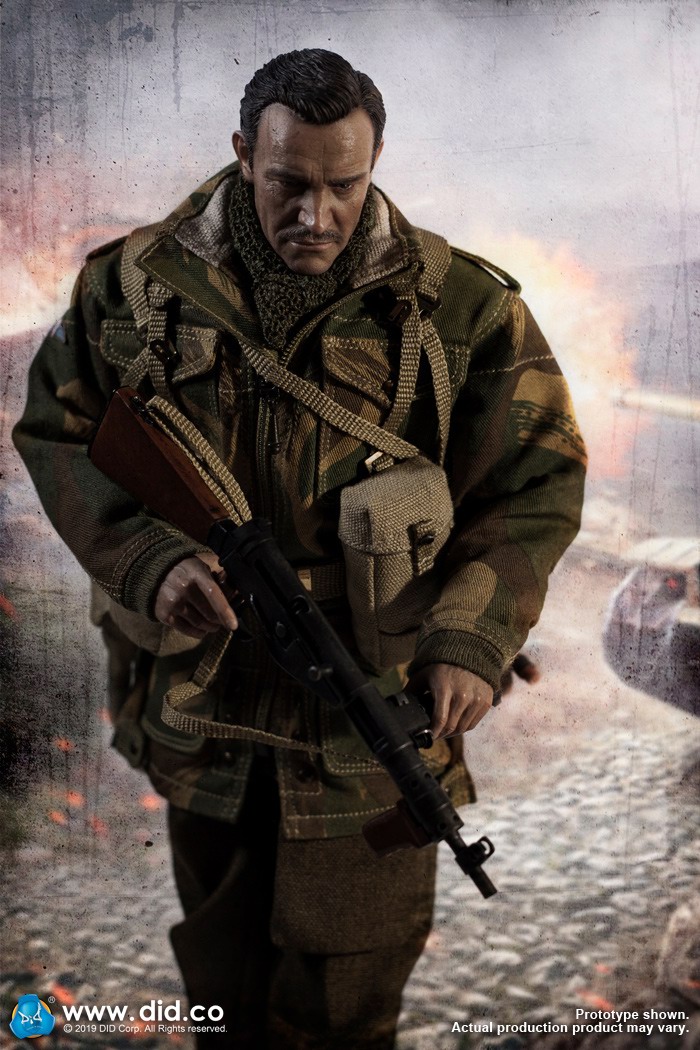 DID K80135 WWII British Airborne Red Devil Commander Roy 20.jpg
