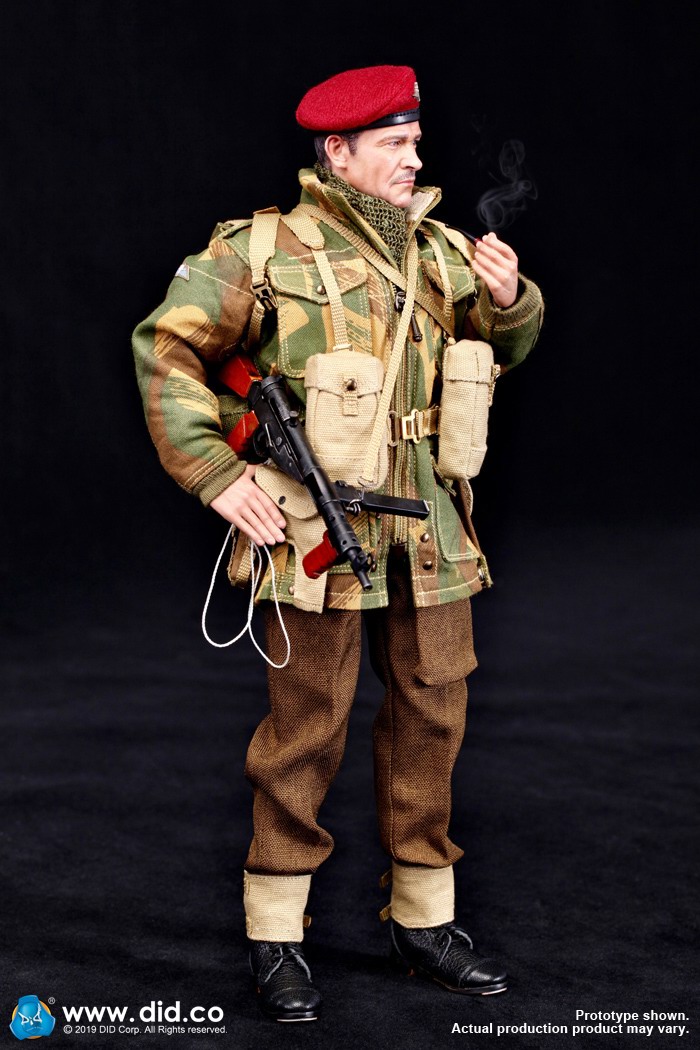 DID K80135 WWII British Airborne Red Devil Commander Roy 23.jpg