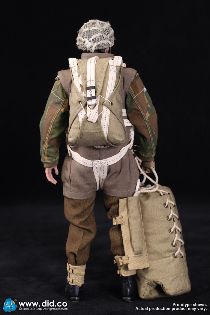 DID K80135 WWII British Airborne Red Devil Commander Roy 32.jpg