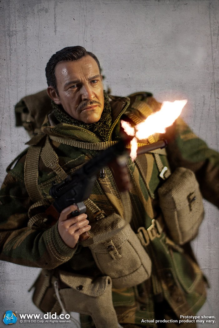 DID K80135 WWII British Airborne Red Devil Commander Roy 37.jpg