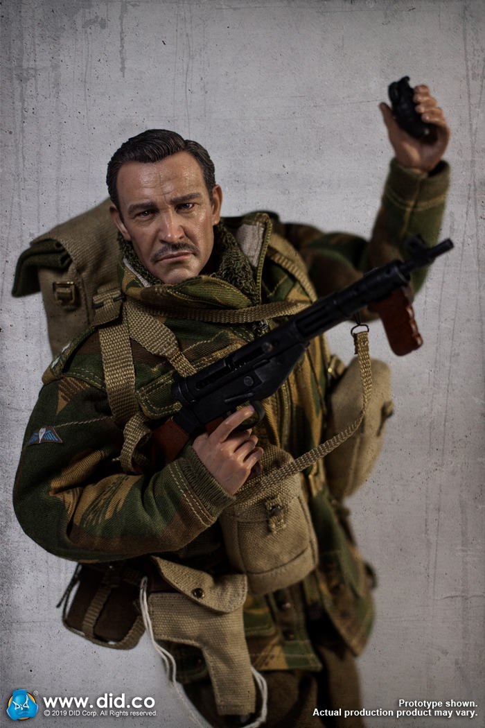 DID K80135 WWII British Airborne Red Devil Commander Roy 39.jpg