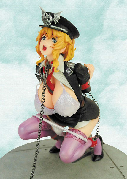 FIG-MOE-7973_02.jpg